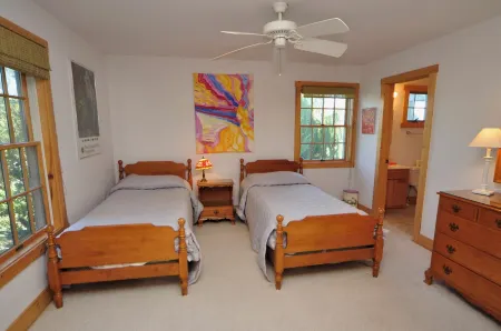 Epiphany-Deep Hole Creek-Chincoteague - Deep Water Dock! 2 King 4 Twin 5 Bath