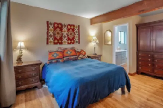 Arnold Getaway with lake access