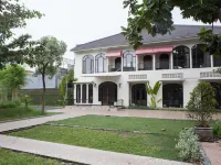 RedDoorz @ Wiyung 2 Hotels in Wiyung