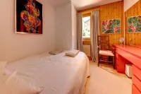 Meters from the lift station with a private terrace and balcony in Verbier