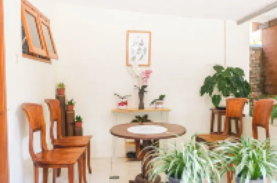 Omah Ralin Family Homestay with Spacious Joglo House