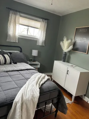 Cottage in Sugarcreek with Hot Tub