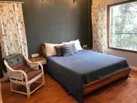 Views from top of Shimla, 600 M from the Mall Road and The Ridge, Drive - in