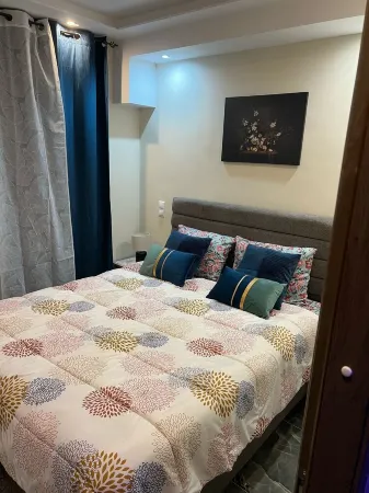 Chic 1-bedroom apartment with WiFi, AC in vibrant Kallithea Отели рядом с достопримечательностью «Atlas Kallitheas Ethousa Pallis»