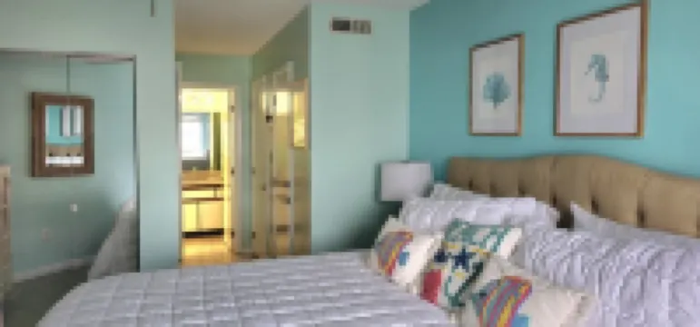 OCEAN FRONT 2-bedroom condo in North Topsail Beach