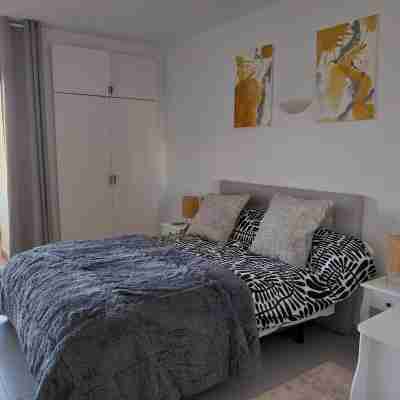 Benal Beach -Studio sea view - beach walk Rooms
