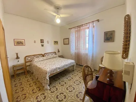 Villa 150 meters from the sea and 5 km from the airport. Villa Melina.