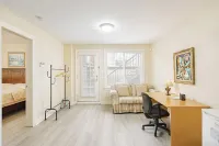 Private Sunny Cozy 1BR Suite