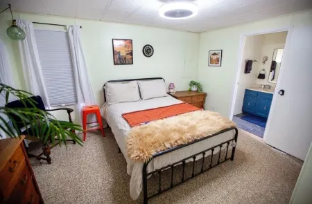 Charming 3-bedroom house with amazing views a few miles south of lovely Laramie