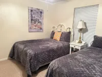 Serengeti a hardy 3 bedroom house, doggie door, TV in BDRMS