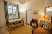 La Maison du 18, Charming B&B for 1 to 6 people in the heart of Chantilly Hotels in Chantilly