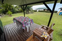 Fare Miti vue sur le Lagon Avec Plage Privée Hotels in Afareaitu