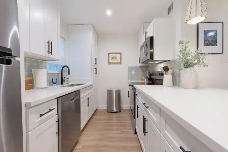 Newly Decorated BEAUTY in Downtown Ocean Springs with optional GOLF CART.