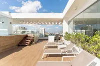 Modern King Size Bed Condo with Pool by Agora Mall