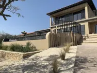 Villa Contemporaine en Provence, vue Exceptionnelle sur le Pont du Gard