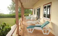The Cedar Beach House – Exuma Escape w/ Private Beach & Tour Options Hotels in Moss Town