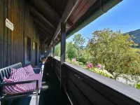 Modern farmhouse for 10 people Hotels in Nesselwang