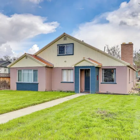 Family-Friendly Ontario Home in Central Location!