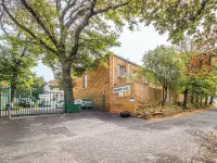 Cosy Victorian Style Full Apartment Hotels in Rosebank