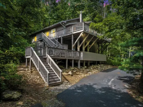 Design-Lover’s Getaway • Game Room • Hot Tub