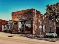 Charming 2-bedroom with AC, WiFi in lovely Jonesboro Hotels in Union County