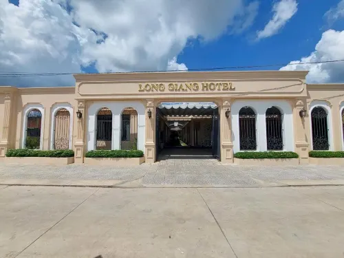 Long Giang Hotel Hotel a Châu Thành District
