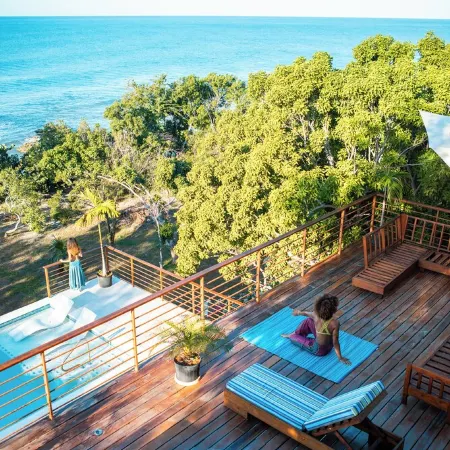 Hawksbill - 4 BR Villa in Treasure Beach w/ AC, WiFi, Private Cove & Staff