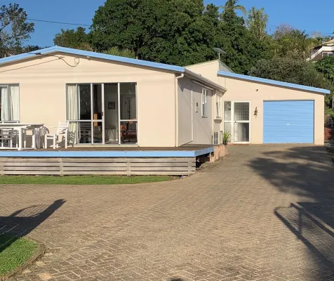 Classic NZ Bach on the Waterfront - Whangarei Heads