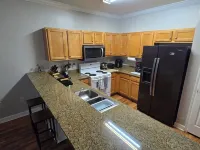 3-bedroom condo in charming Fort Walton Beach with WiFi, AC Hotels in Ocean City