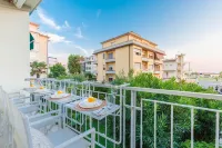 Marine Charm - Holiday Apartments