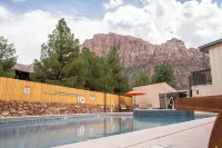 Pioneer Lodge Zion National Park-Springdale Hotel di Springdale