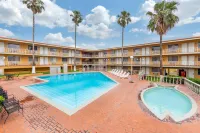 Quality Inn Piedras Negras - Pools