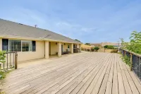Porterville Getaway w/ Patio + Valley Views!
