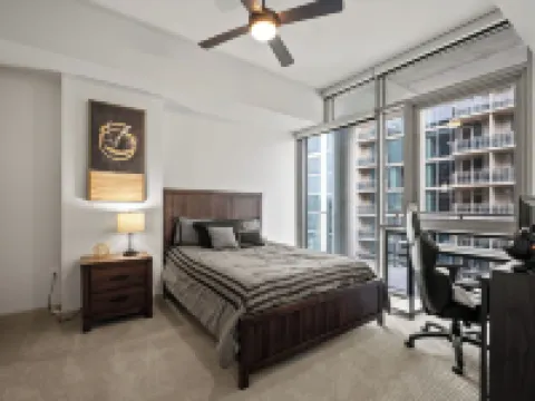 1 Lux Br , High Rise , Entire Apartment Hotels in Victory Park