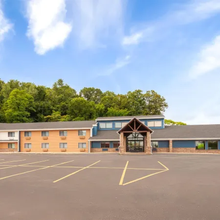 AmericInn by Wyndham West Salem