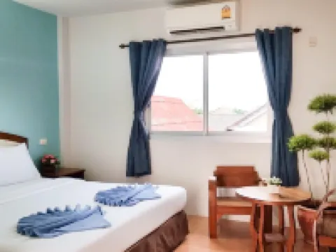 J. ホリディー イン クラビのホテル