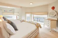 Host & Stay | Sunset View Hotels near Whalebone Arch