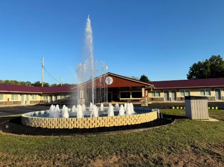 Four Seasons Inn Отели в г. Галлиполис Тауншип