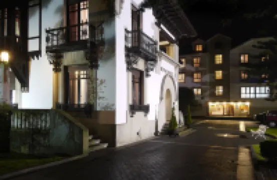 Hotel y Apartamentos Arias