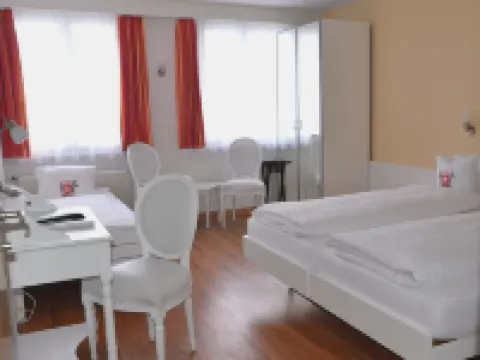 ホテル ヴァイセス クロイツ インターラーケンのホテル