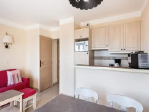 2 Room Apartment 4 People - Selection Hotels in Mallemort