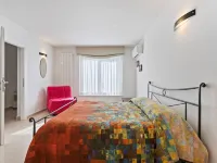Sunny Villa with Terrace Hotel a Barasso