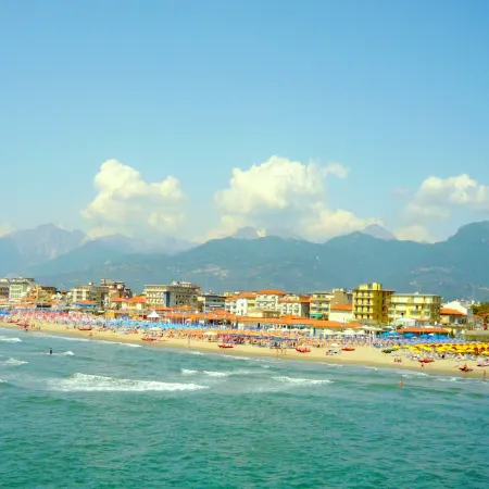 Lucca Retreat with Pool