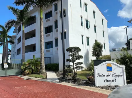 Spacious Rio Mar Villa with Spectacular Ocean View & Golf Cart! Отели в г. Мамейес II