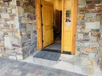 Family Friendly-Great Location-Prestigious Neighborhood-AC-10 Min to Skiing