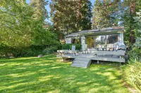 Mirror Pond 2 Bedroom Bungalow by Redawning