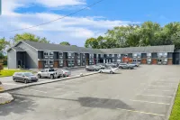 Quality Inn - Motels
