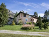 Chesa Prasüra 10 Hotels near Lej da la Tscheppa