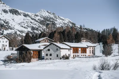 Hotel Chesa Pool Hotels near Lej da la Tscheppa
