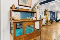 Spacious home near downtown 費耶特維爾住宿飯店